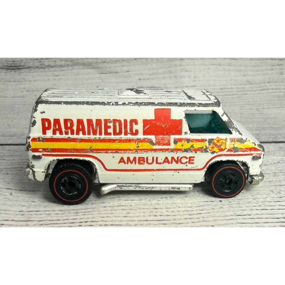 Vintage‎ Hot Wheels Paramedic Ambulance 1974 Redline White Flying Colors Van